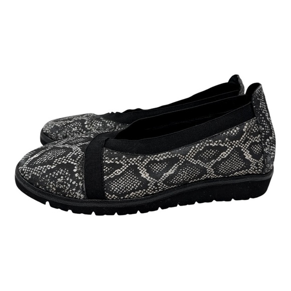 Nurture KIZZIE Womens Snake Print Slip On Shoes Envelope Wedge Flats Size 7 M - Picture 7 of 8